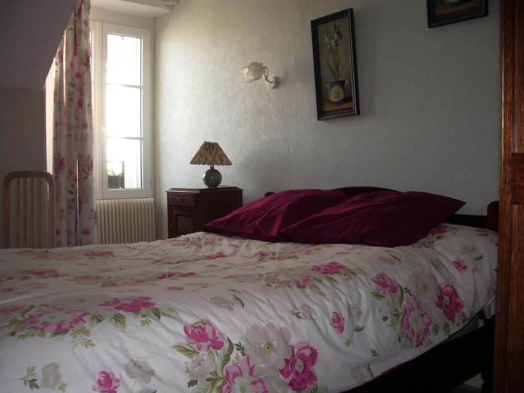 Bed and Breakfast Les Glycines Plaimpied-Givaudins Екстер'єр фото